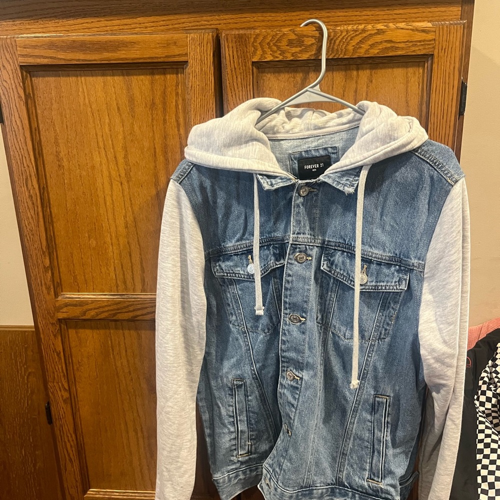 Men’s forever 21 jean hoodie jacket, grey, Large